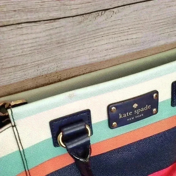 Stripe Purse with detachable Strap - Picture 8 of 12